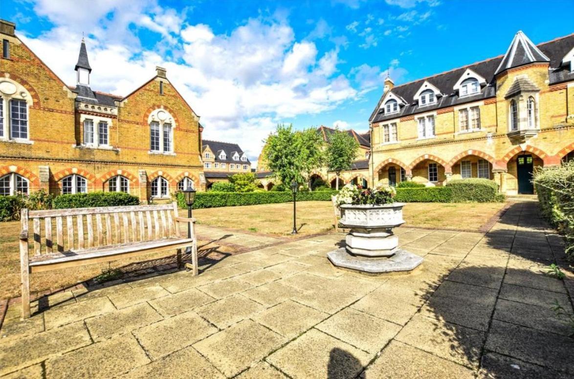 Pinewood Cottage Watford  Kültér fotó